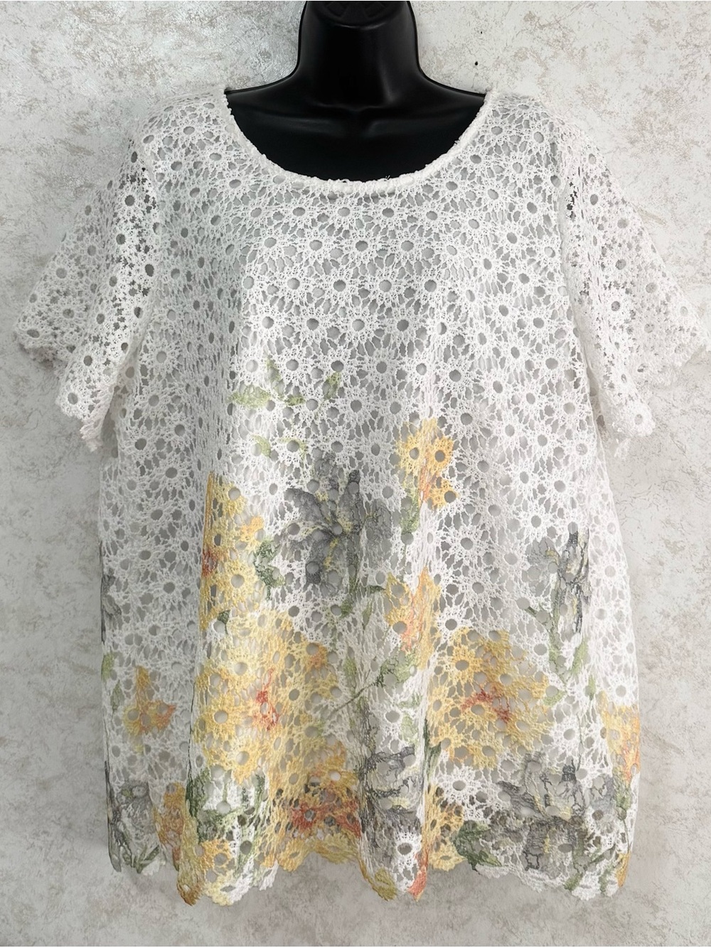 Alfred Dunner Ladies Pull Over Lace Overlay with Polyester Lining Floral Large